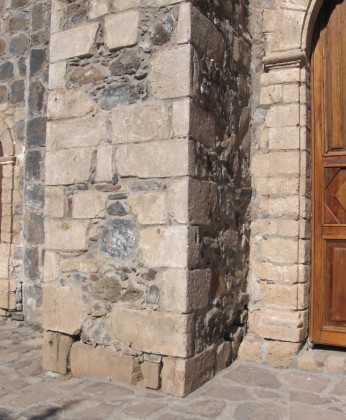 missionmulegebuttress Limestone and Basalt